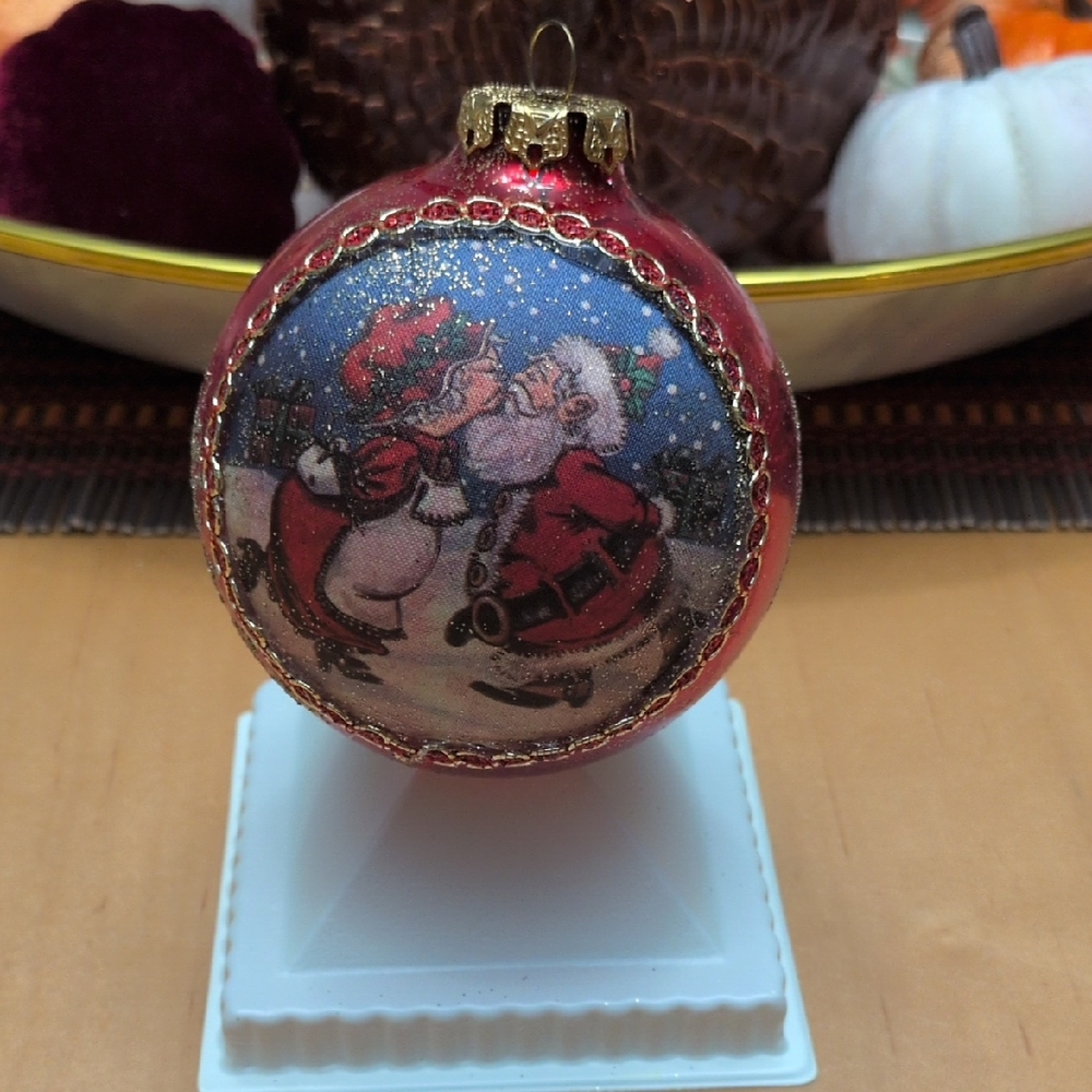 Vintage Santa and Mrs. Claus Kissing Ornament